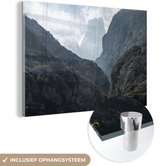 MuchoWow® Glasschilderij 180x120 cm - Schilderij acrylglas - De Spaanse bergen van Nationaal park Picos de Europa in Asturië - Foto op glas - Schilderijen