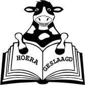 Sticker raam geslaagd koe met boek | Rosami