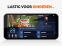 Een smartphone toont een quiz met een kikker die in het water zit. De vraag is 'Tot welke groep behoort dit dier?'