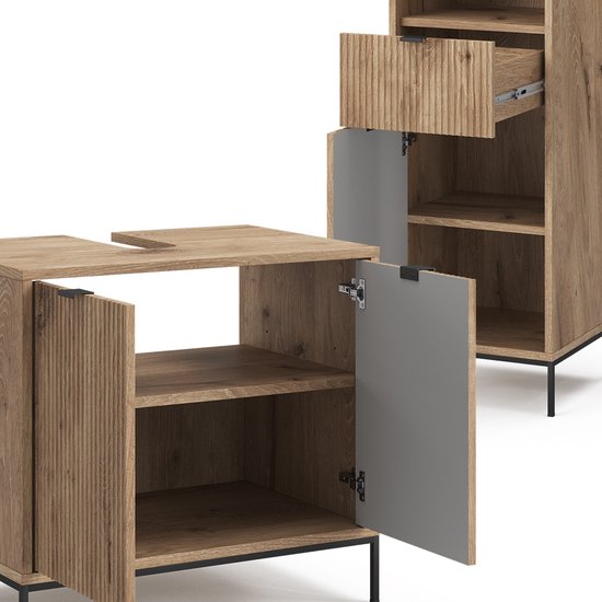 Open kast met houten fronten met verticale ribbels en een open vak.