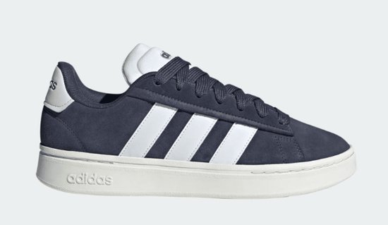 Adidas grand court alpha 00s in de kleur marine.