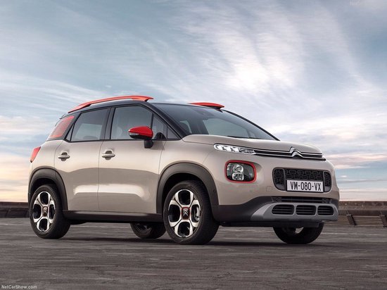 Tapis de voiture sur mesure pour Citroën C3 Aircross 2017 - présent - 4 pièces - Basic - Version : système de montage 1