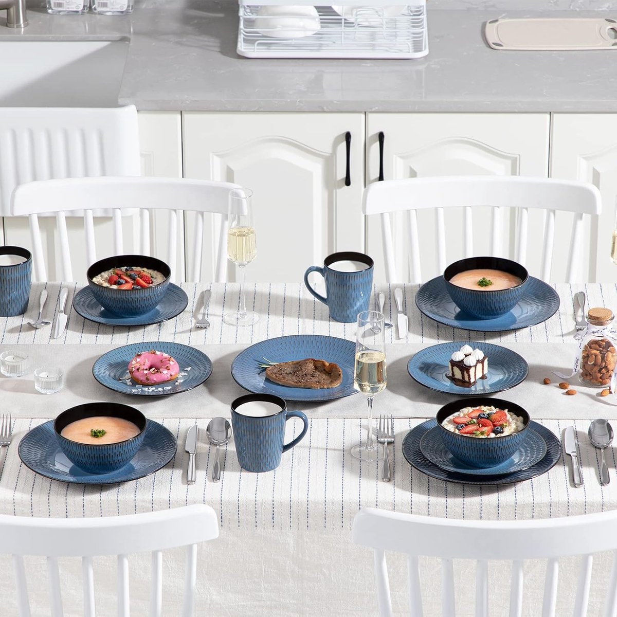 Luxe Serviesset – 16 delig – 4 persoons – Porselein - Bordenset – Dinner platen – Dessertborden - Kommen - Mokken - Schaaltjes - Blauw