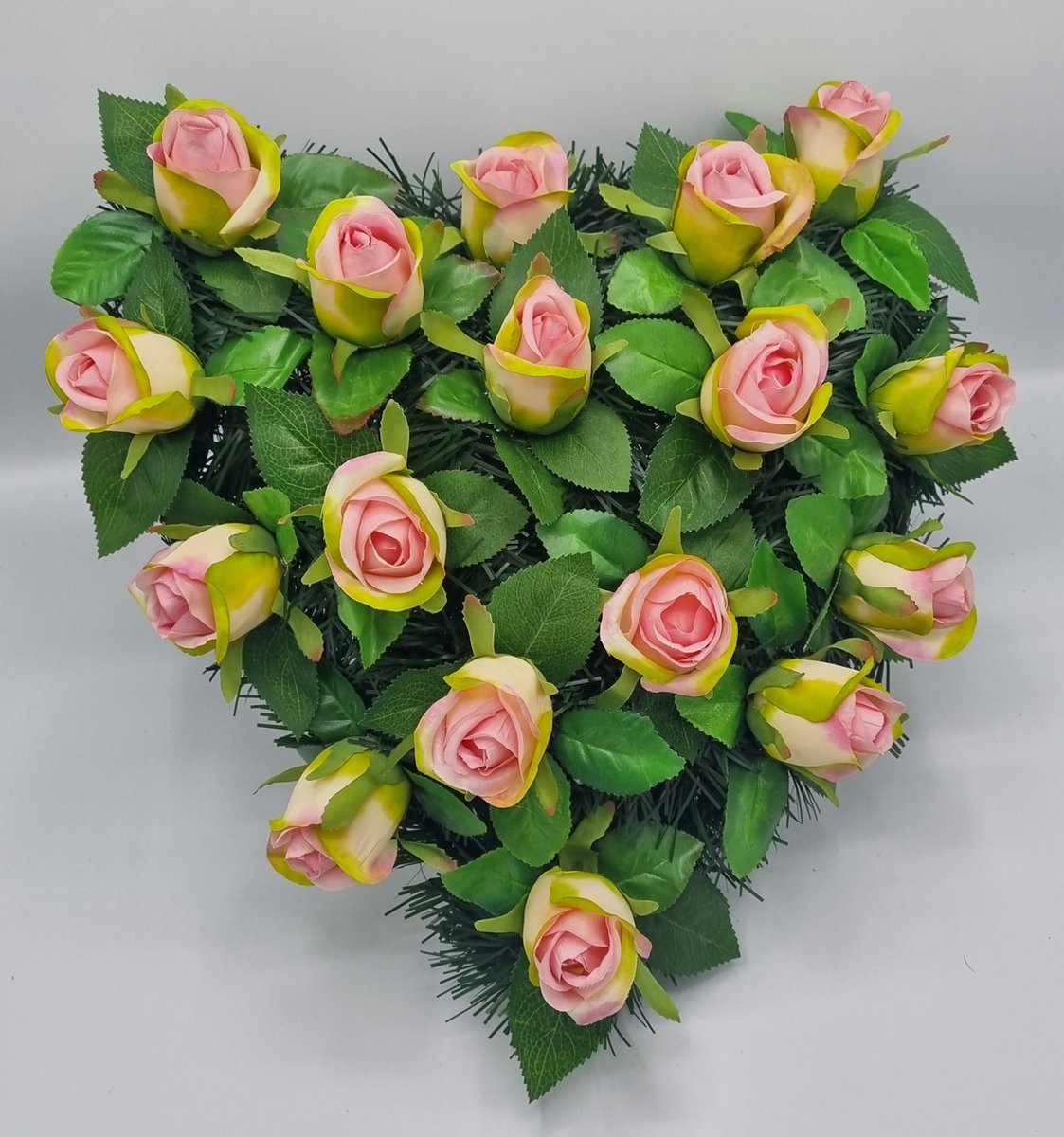 Bloemstuk - W115/06 - Hart - Roos - Roze/Groen - 40cm - Verzwaard - Buigzaam - Grafdecoratie