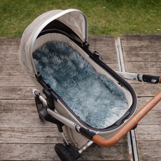 WOOOL Schapenvacht 2-in-1 Kinderwagen Buggy - WOOLA (Mint) - Inleg & Opleg - 100% Echte Schapenvacht - Klassieke Wol - Veilig, ECO & Duurzaam van WOOOL — afbeelding 2