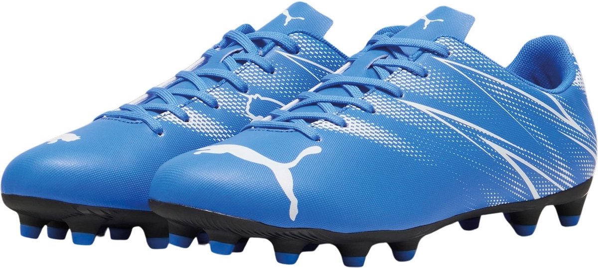 Puma Attacanto FG/AG voetbalschoenen in blauw, maat 44, met vetersluiting en soepel synthetisch bovenwerk.