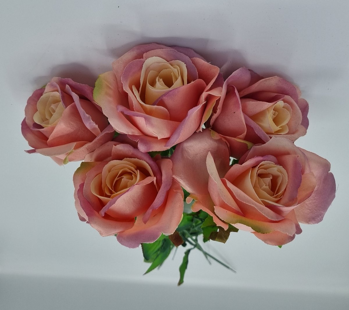 Roos - R2 - 50cm - Roze - Wit hart - 5 bloemen - Grafdecoratie - Zijdenbloemen - Kunstbloemen