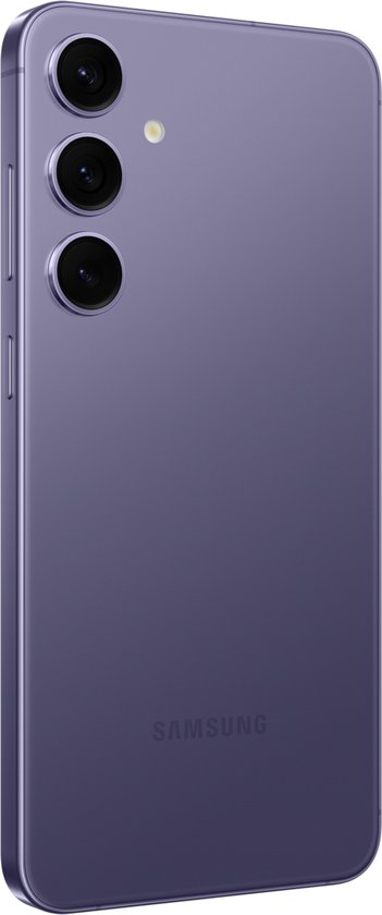 Arrière du Samsung Galaxy S24 violet avec trois appareils photo et le logo Samsung.