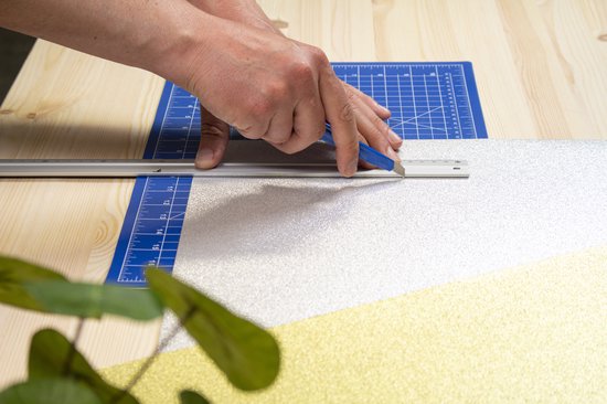 Couteau de coupe Westcott Office 9 mm avec support en métal