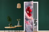 Deursticker Bloemen - Rood - Natuur - Planten - 95x215 cm - Deurposter