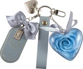 Handgemaakte sleutelhanger met Gedroogde Blauwe Roos - met Goude Hart Medaillon plek voor 2 foto's - Geef als cadeau