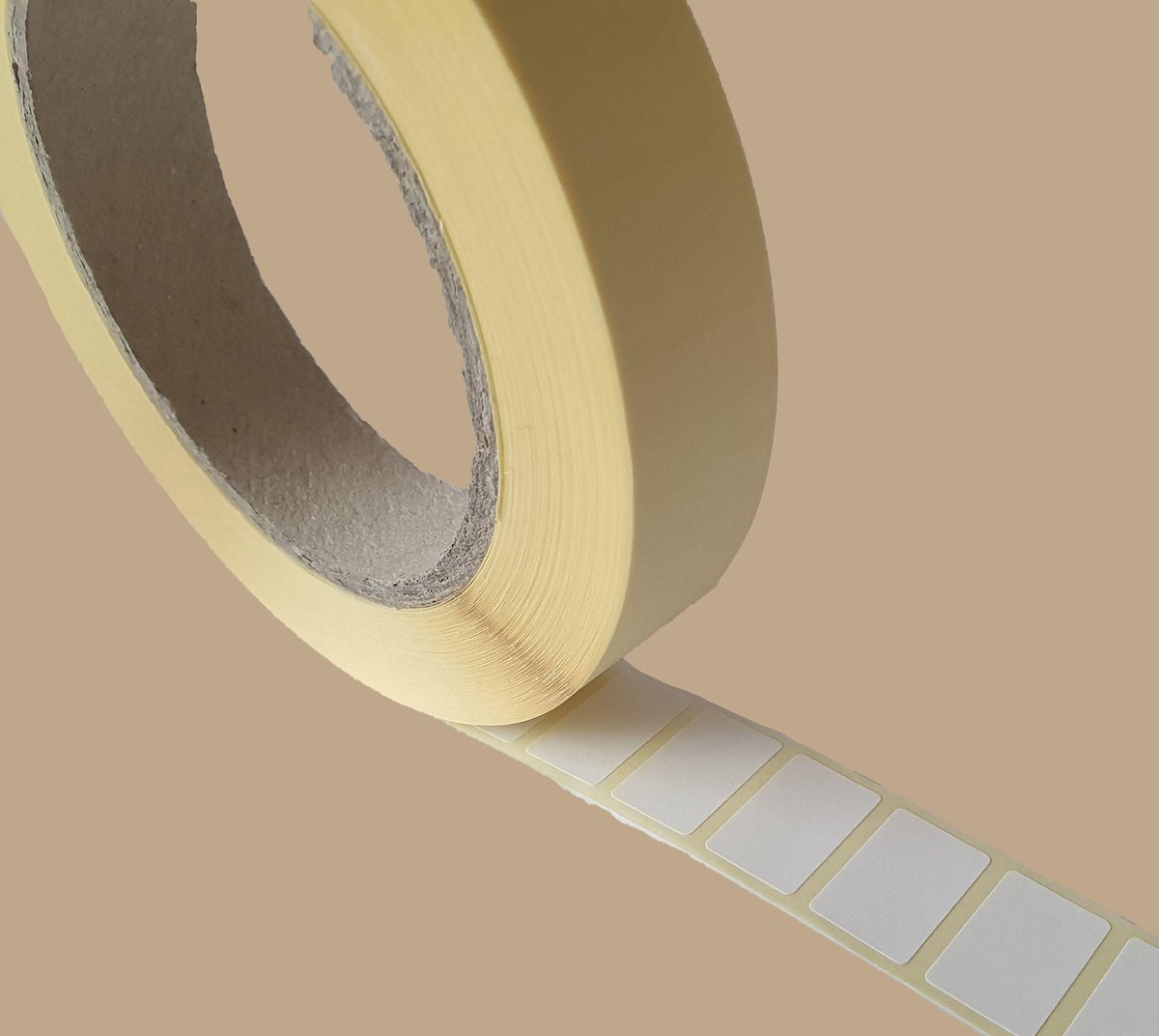 Blanco etiketten op rol - 19 x 13 mm - mat wit