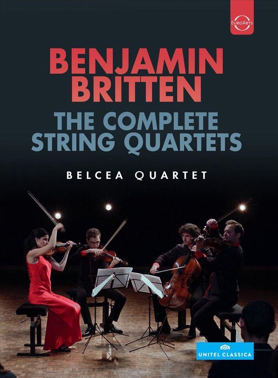 Vier musici van het Belcea Quartet spelen Britten's strijkkwartetten, de violiste draagt een rode jurk.