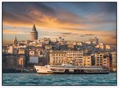 Zicht op een veerboot en de Galatatoren in Istanbul - Foto op Akoestisch paneel - 80 x 60 cm
