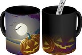 Magische Mok - Foto op Warmte Mok - Twee pompoenen tijdens een Halloween avond in een tekening - 350 ML