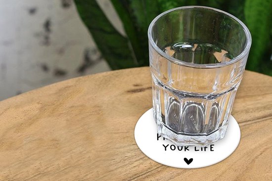 Sous-verres pour verres - Rond - Citation anglaise Devenez une priorité dans votre vie avec un cœur sur fond blanc - 10x10 cm - Sous-verres en verre - 6 pièces