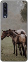 Geschikt voor Samsung Galaxy A50 hoesje - Paarden - Natuur - Mist - Siliconen Telefoonhoesje