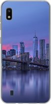 Geschikt voor Samsung Galaxy A10 hoesje - New York achter de Brooklyn Bridge - Siliconen Telefoonhoesje