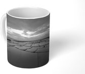 Mok - Overstroming in de ondergaande zon - zwart wit - 350 ML - Beker