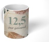 Mok - Koffiemok - Huwelijk - Quotes - 12 5 jaar getrouwd - Spreuken - Jubileum - Mokken - 350 ML - Beker - Koffiemokken - Theemok