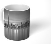 Mok - Skyline van het Noord-Amerikaanse Toronto in Canada in de avond - zwart wit - 350 ML - Beker