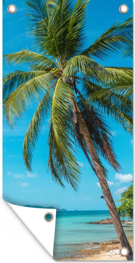 Tuinposter Een exotisch strand met palmbomen op Ko Chang - 40x80 cm - Wanddecoratie Buiten - Tuinposter - Tuindoek - Schuttingposter - Tuinschilderij