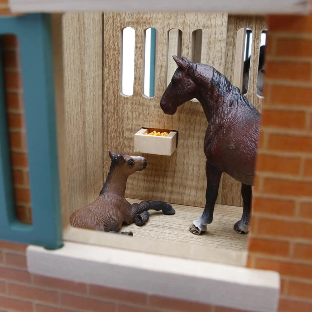 Kids Globe Paardenstal met 7 boxen, 1:24 — afbeelding 11
