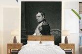 Papier peint photo vinyle - Illustration Zwart et blanc de Napoleon Bonaparte debout largeur 165 cm x hauteur 220 cm - Tirage photo sur papier peint (disponible en 7 tailles)