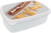 Broodtrommel Wit - Lunchbox - Brooddoos - Zalige frikandel speciaal met patat op een wit bord - 18x12x6 cm - Volwassenen