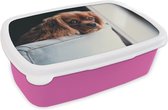 Broodtrommel Roze - Lunchbox - Brooddoos - Hond - Stoel - Kop - 18x12x6 cm - Kinderen - Meisje