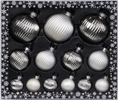 13x stuks luxe glazen kerstballen ribbel zilver 4, 6, 8 cm - Kerstboomversiering/kerstversiering