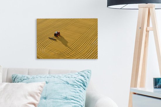 Tracteur dessine des lignes sur son terrain 30x20 cm - petit - Tirage photo sur toile (Décoration murale salon / chambre)