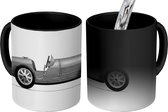 Magische Mok - Foto op Warmte Mok - tekening Bugatti sportwagen - zwart wit - 350 ML