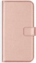 Selencia Hoesje Geschikt voor iPhone 13 Hoesje Met Pasjeshouder - Selencia Echt Lederen Bookcase - Roze