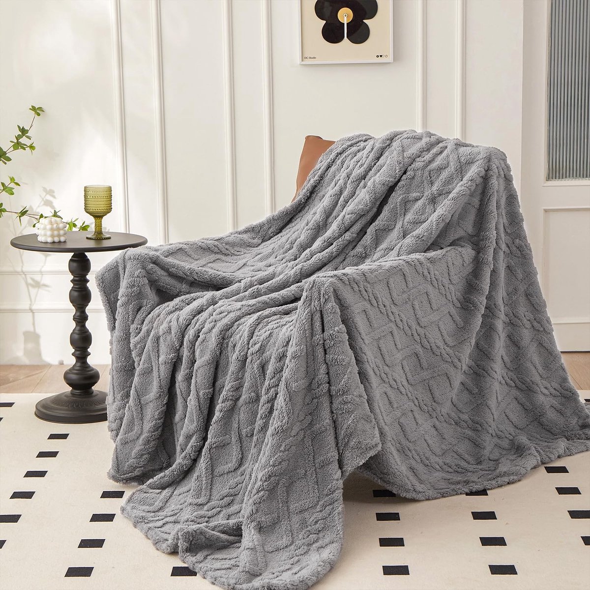 Dailygoods - Dailygoody - Wollige knuffeldeken - Zachte microvezel - Ideaal voor bank en sprei - Donkere koffie - Onderhoudsvriendelijk - Perfect voor cozy avonden...