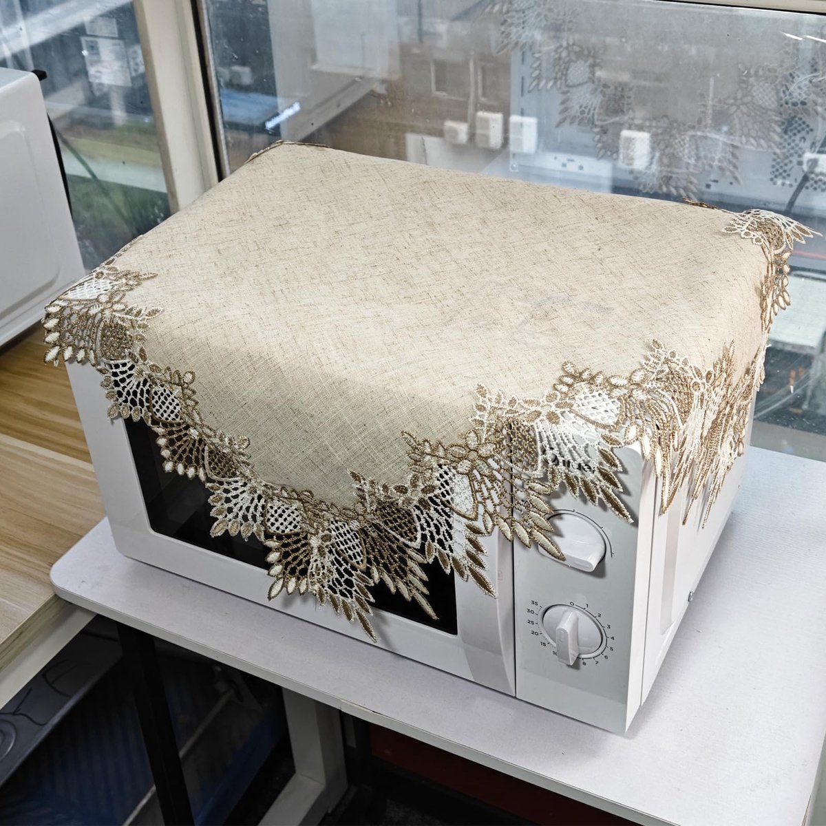 Dailygoods - Beige Linnen Tafelkleed 60x60 cm met Kanten Rand