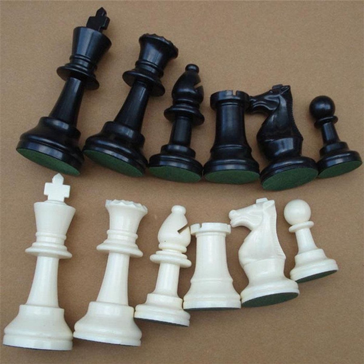 Dailygoods - Dailygoody - Schaakstukken Set - Internationaal Schaakspel - Duurzaam Kunststof - Zwart en Wit - Perfect voor Beginners en Gevorderden - Ideaal voor T