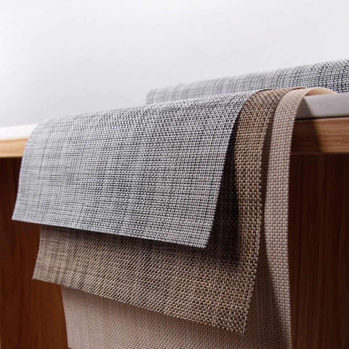 Tafelloper - Tafelkleed - Eettafel Beschermen - Waterdicht PVC Materiaal - 30x180cm - Beige