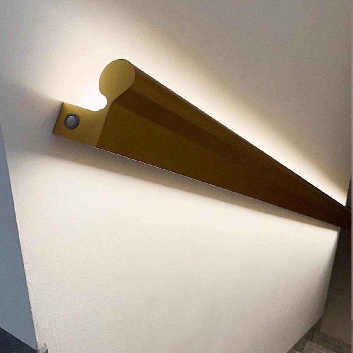 LED Verlichte Trapleuning - Wandmontage Reling - Veiligheid Verbeteren - Ingebouwde Sensor - 1 of 2 Meter - Goud