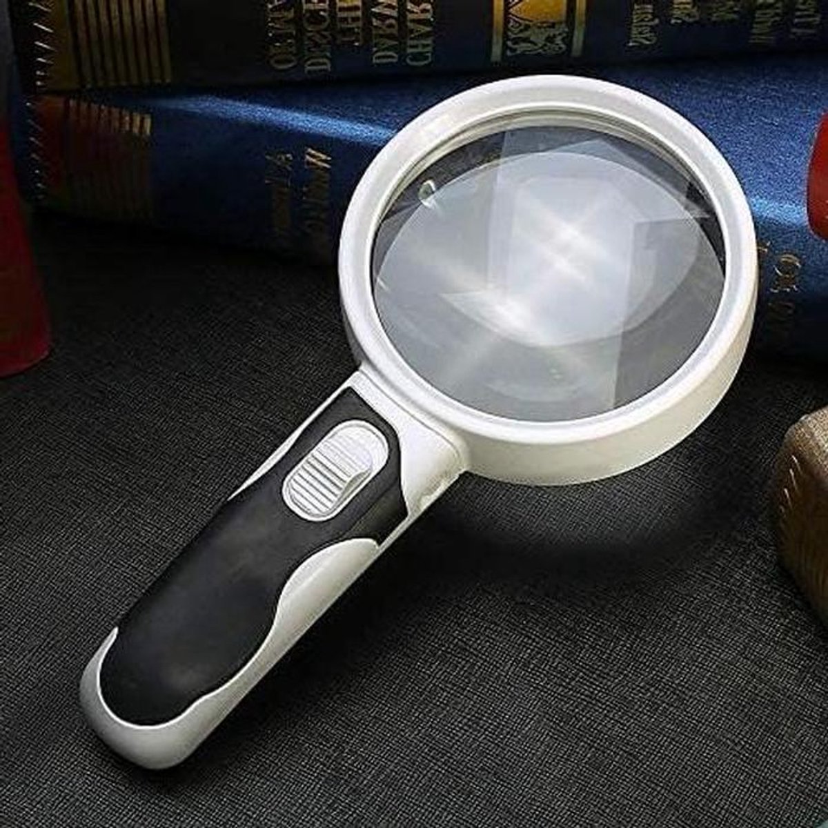Vergrootglas met LED - Loep Vergroter - Fijne Details Zien - 10x Vergroting Fresnel - 105mm Diameter - Zwart