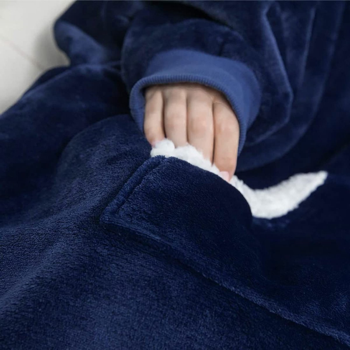 Allecto - Oversized Deken Hoodie - Gezellige Fleece Deken - Zacht en Warm - Gigantische Hooded Deken - Perfect voor Thuis - Geschikt voor Volwassenen