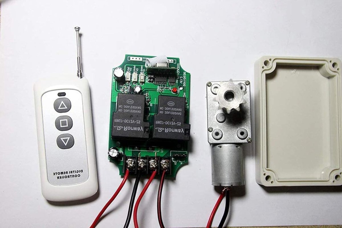 Universele Afstandsbediening - Motor Controller - Apparaten Bediening - Signaal Door Muren - 92 x 60 x 24 mm - Grijs