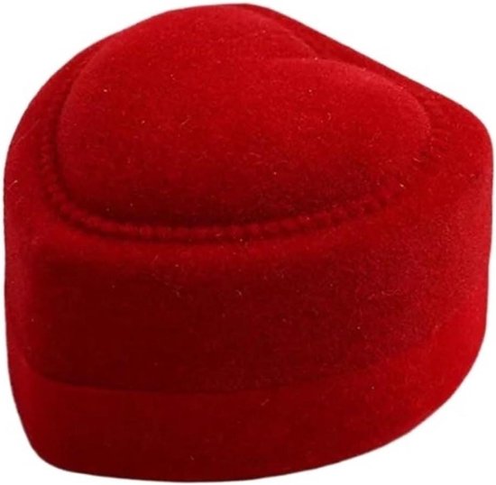 Enkel gesloten rood, hartvormig fluwelen ringendoosje.