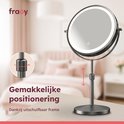 Fraay make-up spiegel met LED verlichting, in hoogte verstelbaar voor gemakkelijke positionering.