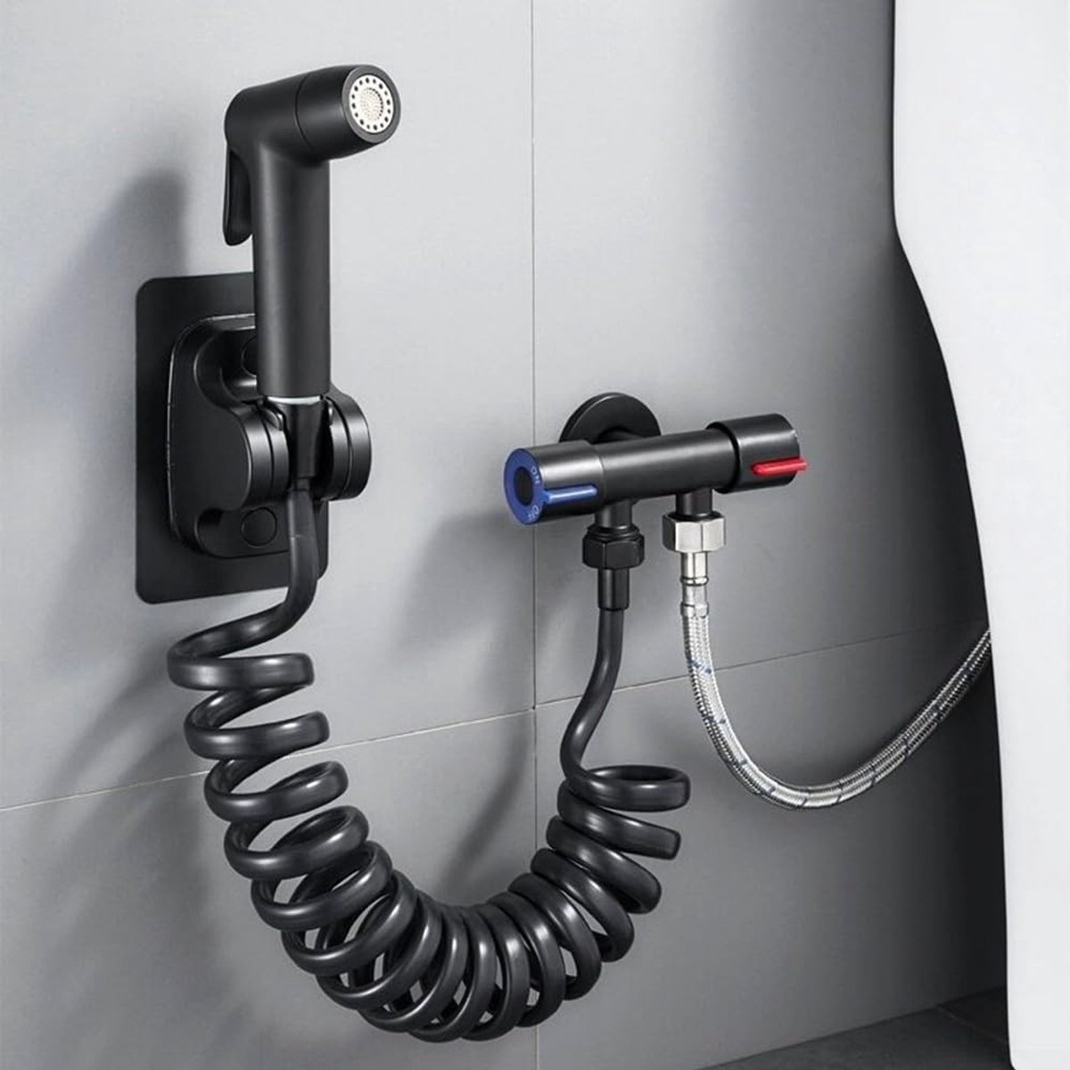 Dailygoods- Bidetsproeier onder druk - Toiletdouche Sproeier - Multifunctionele Spuitmachine - Draagbare Sproeier - Twee modi - Verfrissende douche-ervaring