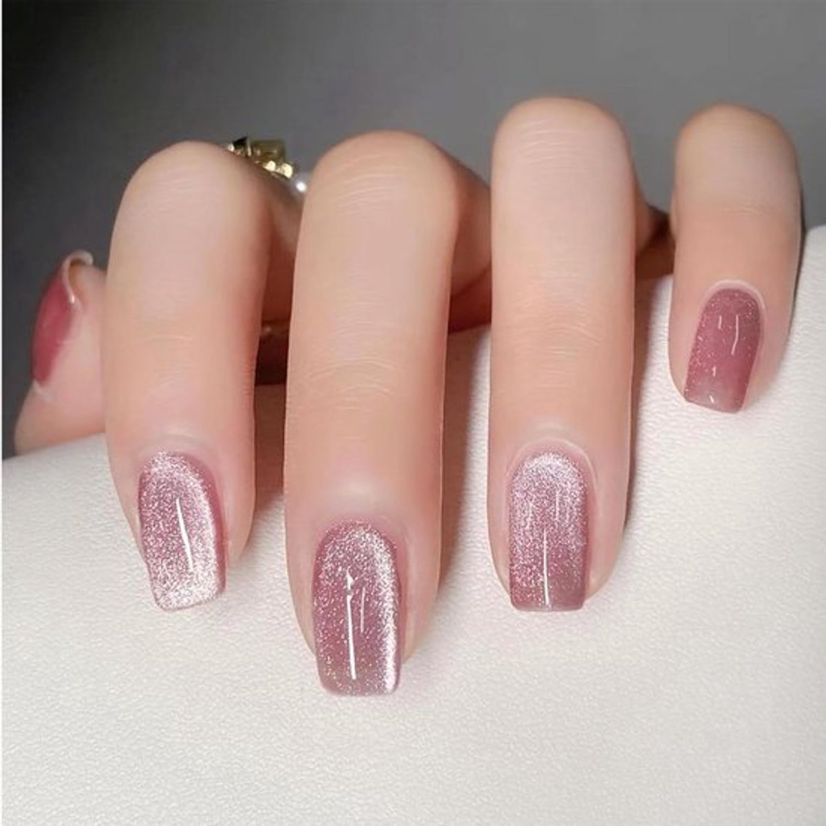 Nagelkunst: Middelgrote vierkante kunstnagels voor kattendesign met glanzende ontwerpen
