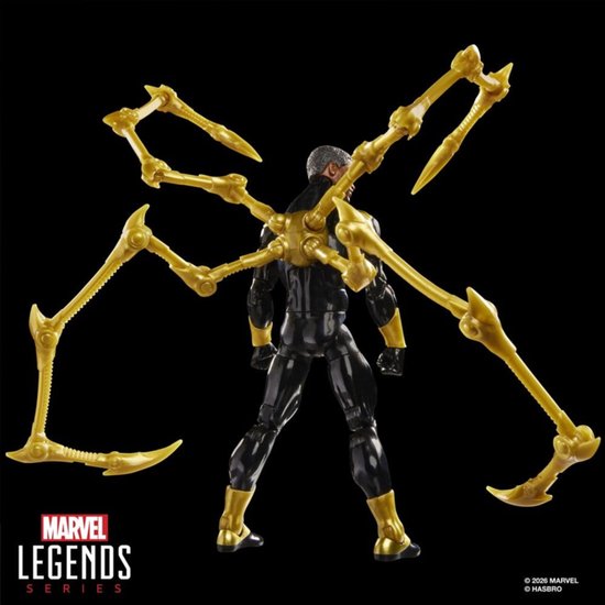Actiefiguur van Iron Spider, de achterkant toont het zwarte pak, gouden details en de vier gele robotarmen.
