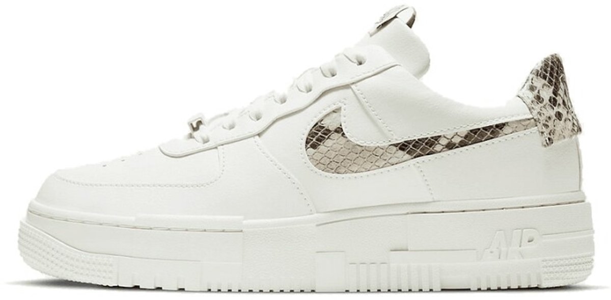 Nike Nike Air Force 1 Pixel SE Dames Sneakers Sail/Desert Sand-College -Malt Grijs