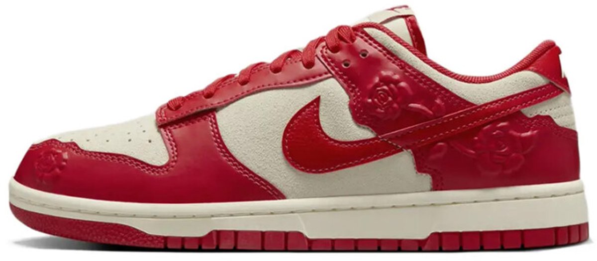 Nike Dunk Low ‘ Roses’ Rood