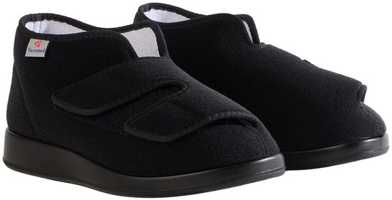 Zwarte pantoffels met twee klittenbandsluitingen en een open neus, van het merk Varomed.